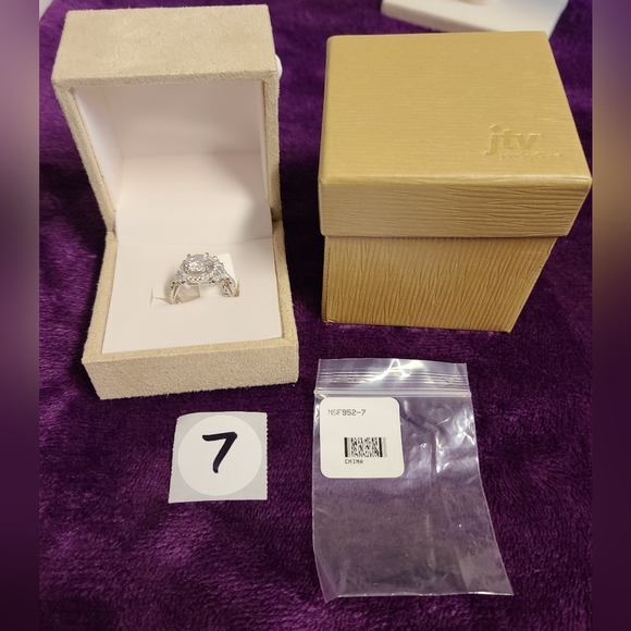 Crossover Design Solitaire Ring White Moissanite 2.50ctw Platineve, Size 7 - Picture 3 of 6